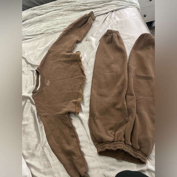 Track suit - Picture 4 of 5